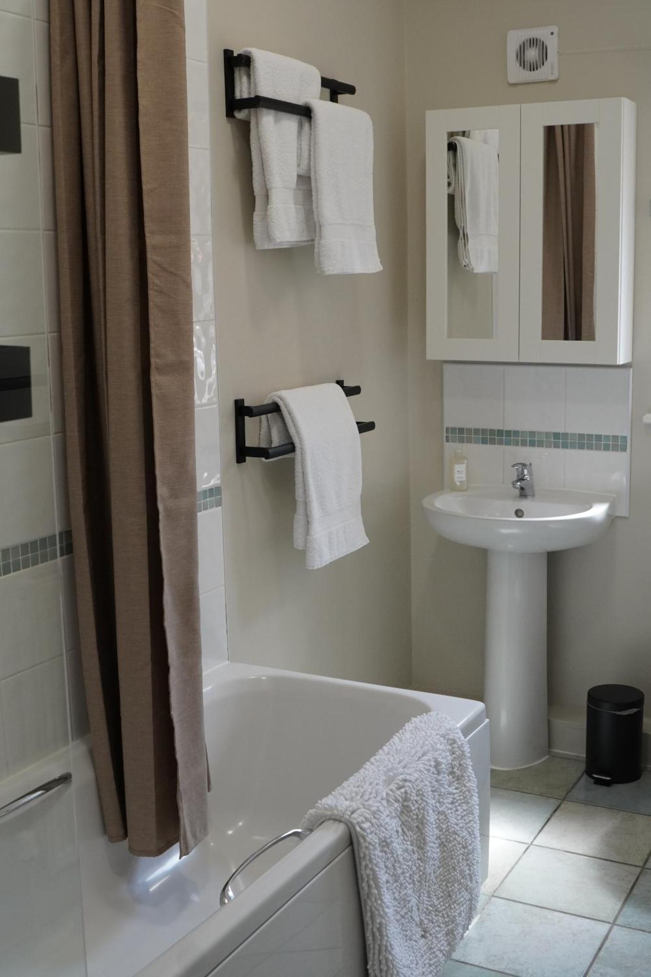 Hook Farm Cottages ウートン・バセット エクステリア 写真