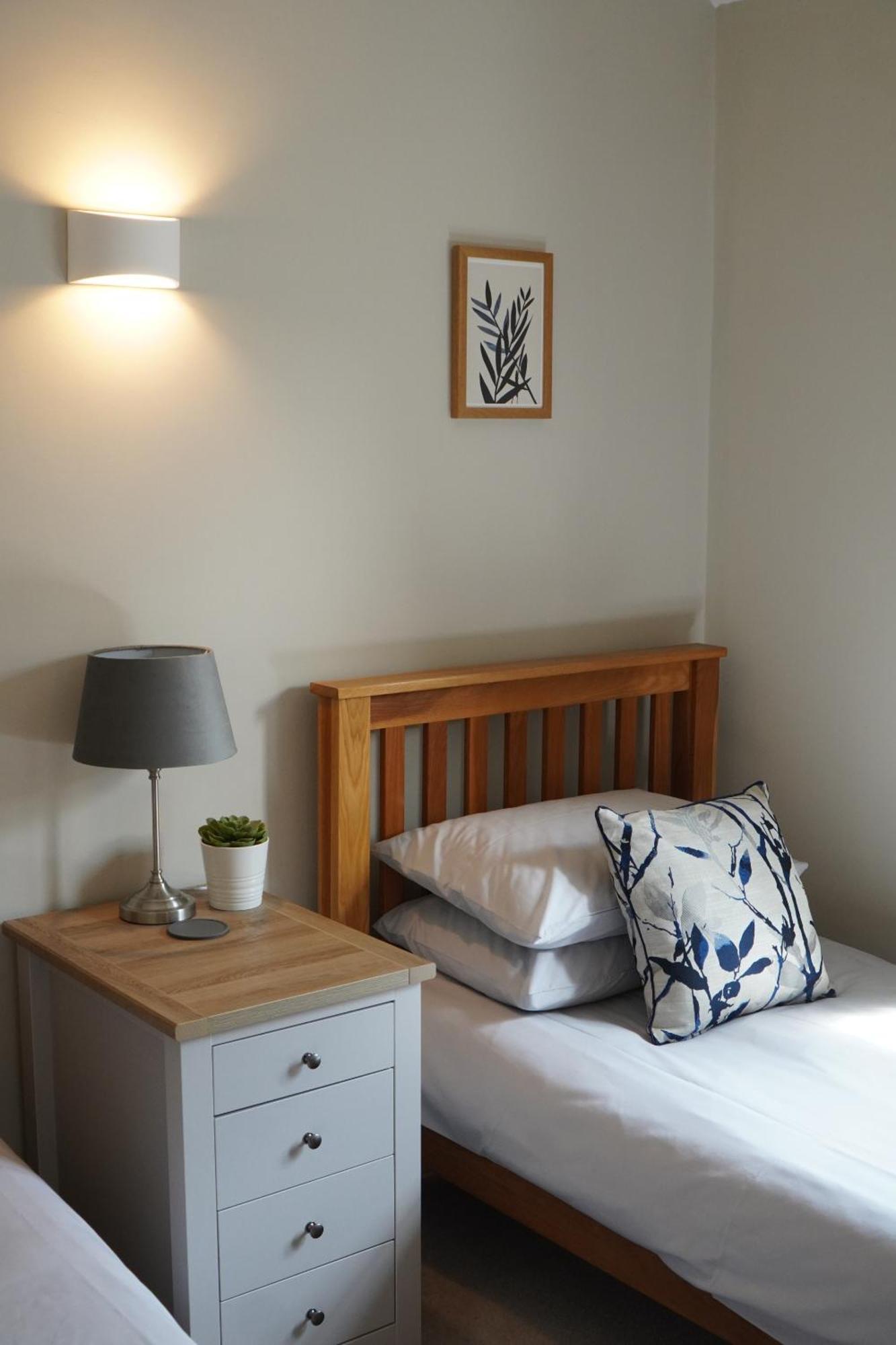 Hook Farm Cottages ウートン・バセット エクステリア 写真